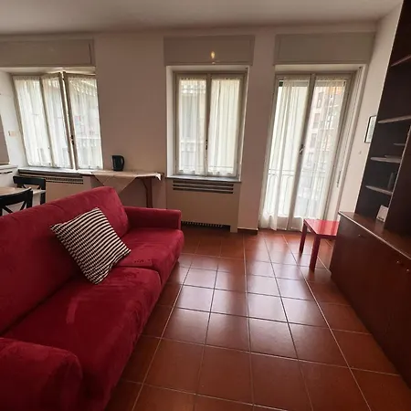 Casa Laura Centre And *