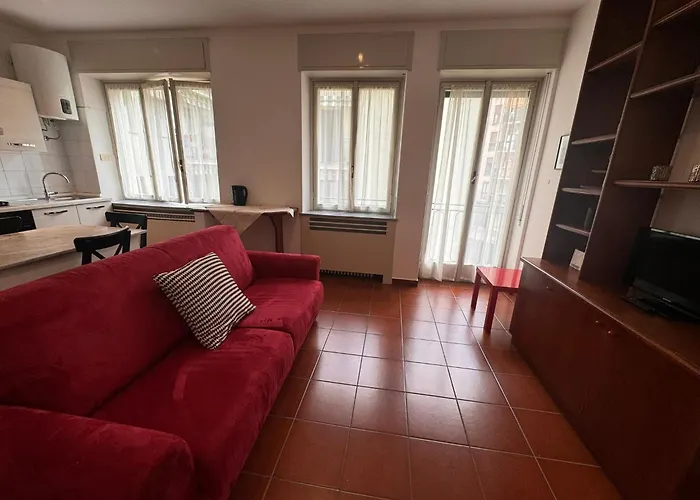 Casa Laura Centre And *