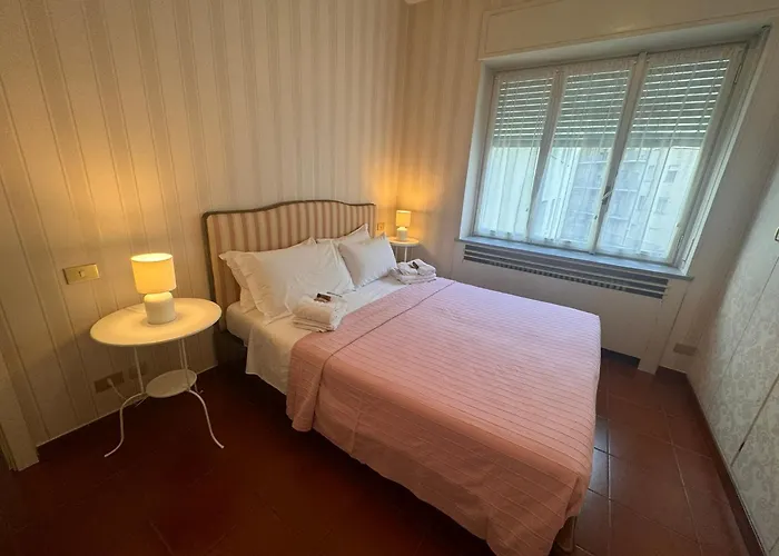 Casa Laura Centre And *