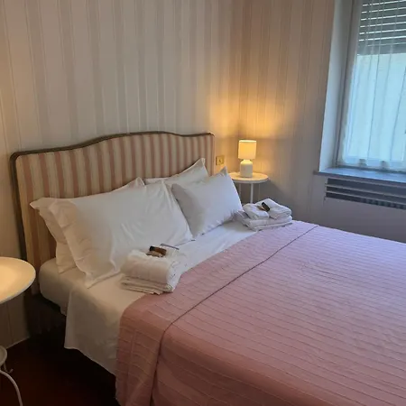 Casa Laura Centre And Apartmán *